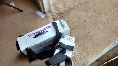 Se llevan paquetes electorales abiertos del Distrito V