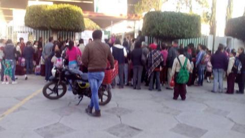 Protestan padres de familia en escuela primaria de Belén imagen 9