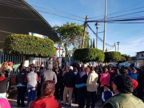 Protestan padres de familia en escuela primaria de Belén imagen 11