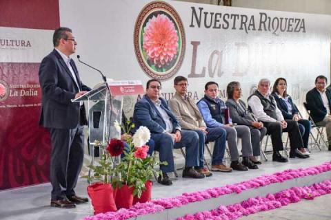 Es la Dalia la flor que da identidad a Huamantla y México: Luz María Calva Pimentel imagen 3
