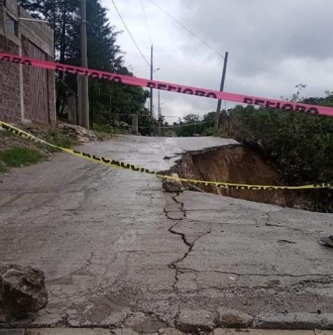 Alerta, pobladores de Nativitas reportan derrumbes por intensas lluvias