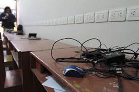 Atracan primaria de Totolac, se roban 17 computadoras