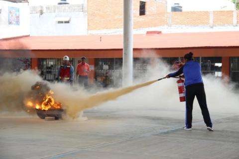 Impulsa PC de Papalotla curso para el combate de incendios en escuelas imagen 1