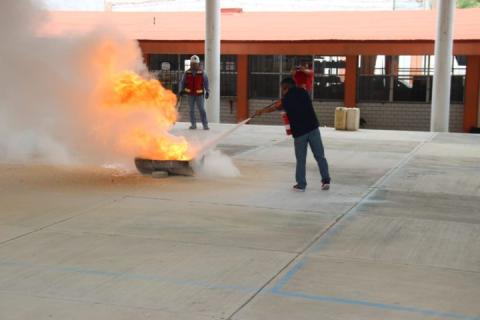 Impulsa PC de Papalotla curso para el combate de incendios en escuelas imagen 4