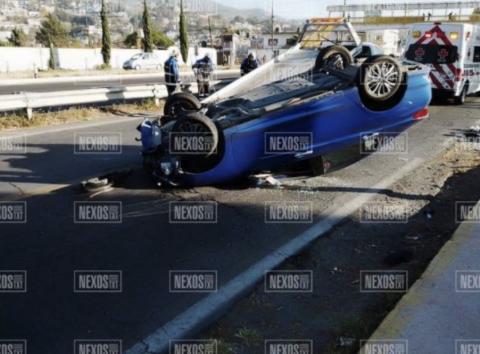 Vuelca mujer borracha en la capital del estado