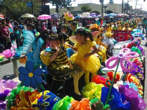 Con desfile cívico conmemoran natalicio de Benito Juárez en Calpulalpan imagen 12