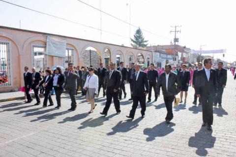 Con desfile cívico conmemoran natalicio de Benito Juárez en Calpulalpan imagen 5