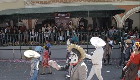 Asisten miles de familias al desfile “Tlaxcala, La Feria 2018” imagen 1