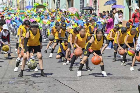 Premiará Gobierno de Huamantla a tres destacadas primarias por su participación en el desfile de primavera imagen 6