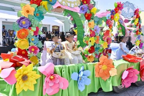 Premiará Gobierno de Huamantla a tres destacadas primarias por su participación en el desfile de primavera imagen 5