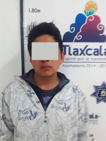 Detienen a un joven por presunto robo a autobús