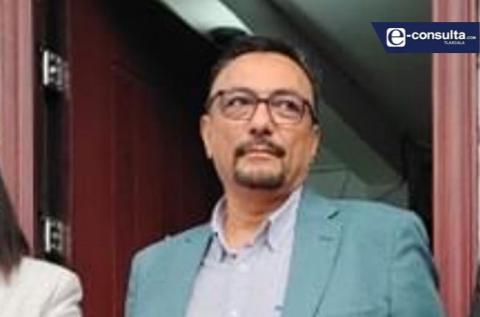 El títere y fr#casado Augusto Ramírez llega como vocero a la FGJE; de jefe a chalán