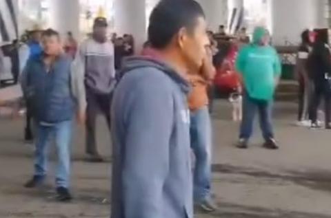 Se enfrentan ciudadanos de Acuitlapilco y elementos de la Guardia Nacional