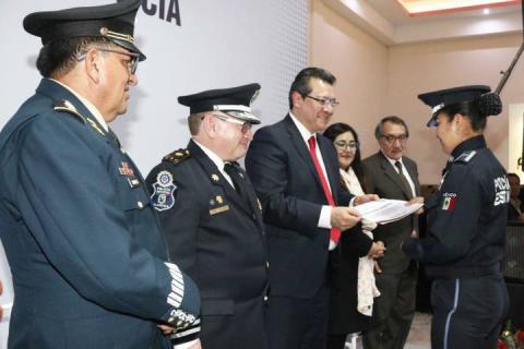 Ratifica Marco Mena incremento salarial a policías, bomberos y custodios estatales imagen 1
