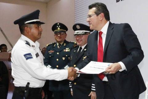Ratifica Marco Mena incremento salarial a policías, bomberos y custodios estatales imagen 2