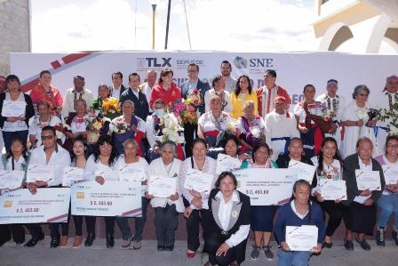 Sandra Chávez clausura curso de capacitación para autoempleo imagen 2