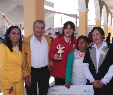 Sandra Chávez clausura curso de capacitación para autoempleo imagen 1