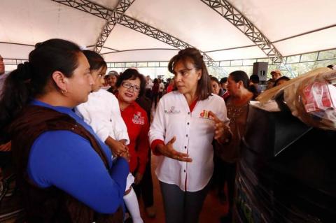 Entrega Sandra Chávez Ruelas 180 equipos hidráulicos a familias tlaxcaltecas