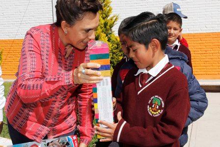 Entrega DIF Estatal material de apoyo en albergues escolares imagen 1