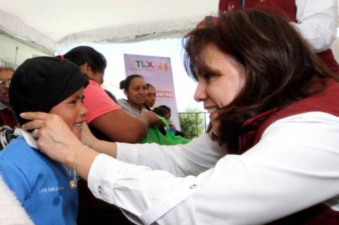 Inicia Sandra Chávez entrega de prendas de invierno a estudiantes imagen 5