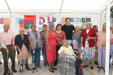 Entregan ITPCD y DIF Municipal de Tlaxcala aparatos funcionales