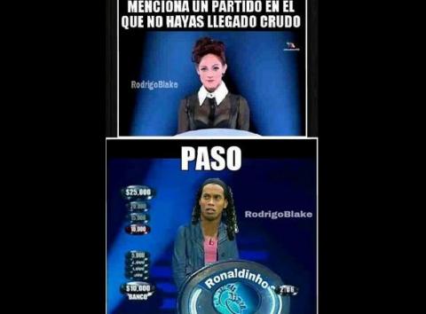 Crean memes para burlarse de Ronaldinho por fallar penalti imagen 2
