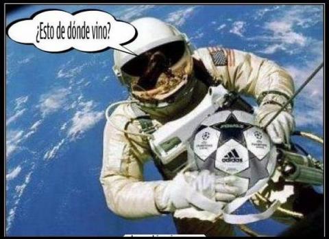 Crean memes para burlarse de Ronaldinho por fallar penalti imagen 4