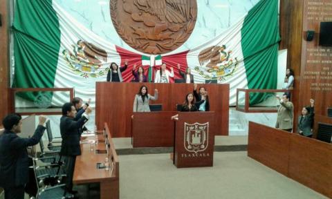 Justicia para las familias de los 43 estudiantes desaparecidos, pide María Félix Pluma imagen 2
