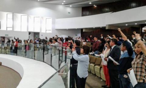 Justicia para las familias de los 43 estudiantes desaparecidos, pide María Félix Pluma imagen 4