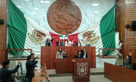 Justicia para las familias de los 43 estudiantes desaparecidos, pide María Félix Pluma imagen 1
