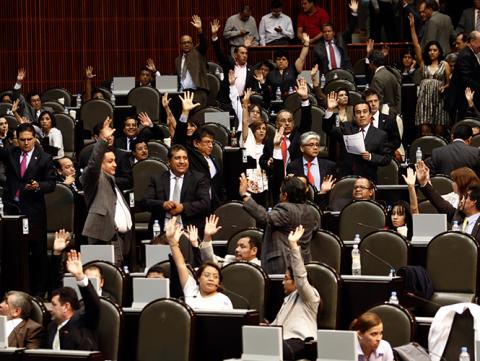 Hacen a un lado austeridad en los poderes Judicial y Legislativo