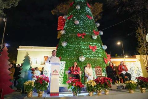 Alfonso Sánchez enciende el árbol navideño y llama a promover ambientes de paz en Tlaxcala imagen 9
