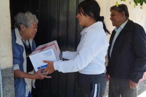 DIF Chiautempan entrega despensas a beneficiarios del programa 80 y más de casa en casa imagen 2