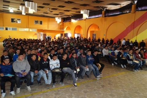 Cientos de jovenes chiautempenses participan en sorteo para el servicio militar imagen 1