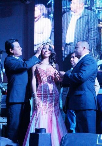 Coronación de la reina y princesas de la Feria Textil y Artesanal de Ixcotla 2014 imagen 4