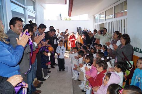 Una institución educativa debe contar con los servicios básicos: alcalde imagen 4
