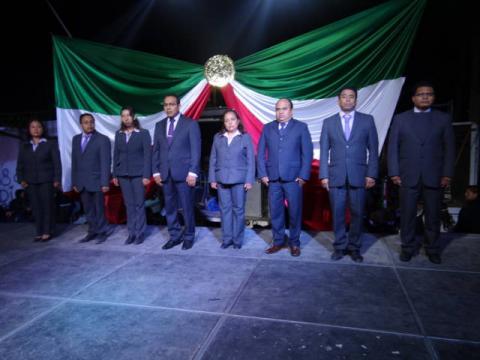 Da alcalde Miguel Ángel Caballero Yonca el Grito de Independencia en Ixtenco imagen 3