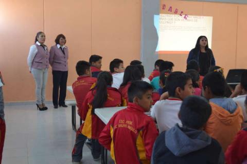 SMDIF de Tlaltelulco y DIF Estatal imparten la conferencia "Acoso Escolar" imagen 4