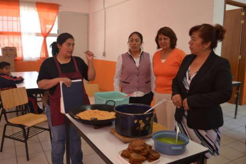 El SMDIF capacita a personal de comedores escolares imagen 1