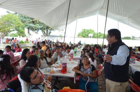 A lo largo y ancho del Municipio de Calpulalpan festejan “Día de las Madres” imagen 3