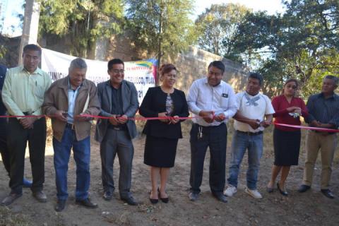 Alcalde inaugura red eléctrica en la calle Morelos del barrio de Yoalcoaltl