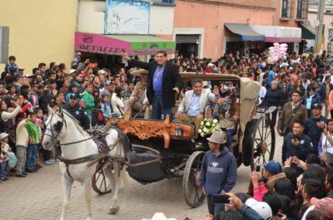 En un acto Histórico e Inédito se realiza el Desfile de Pre-feria en Calpulalpan donde asisten 30 mil personas imagen 1