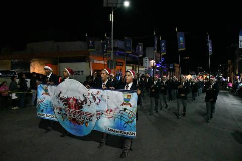 Llega la navidad al pueblo mágico de Tlaxco con emotivo desfile imagen 6