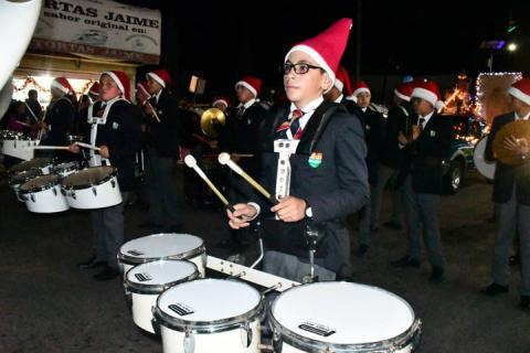 Llega la navidad al pueblo mágico de Tlaxco con emotivo desfile imagen 12