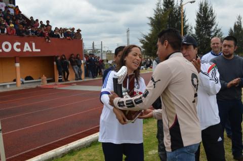 Impulsa Senadora ADF a equipos de fútbol y béisbol de Nopalucan y Yauhquemehcan imagen 4