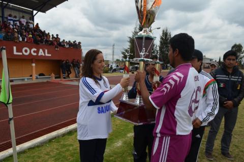 Impulsa Senadora ADF a equipos de fútbol y béisbol de Nopalucan y Yauhquemehcan imagen 5
