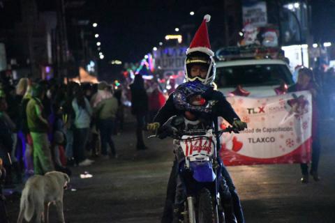 Llega la navidad al pueblo mágico de Tlaxco con emotivo desfile imagen 8