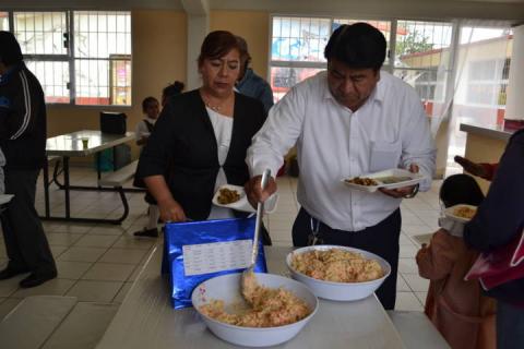 Alcalde acude a demostración culinaria de la primaria López Mateo imagen 1