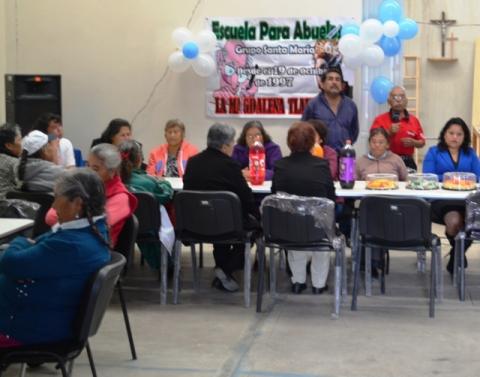 Los adultos mayores, prioridad para el gobierno municipal de Tlaltelulco: Polvo Rea imagen 2