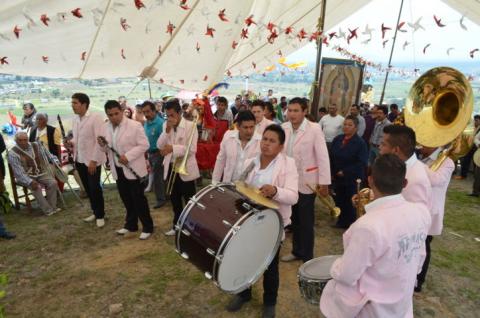 “La Santa Cruz”; Festividad Tradicional que Conmemoran en diversas Comunidades de Calpulalpan imagen 4